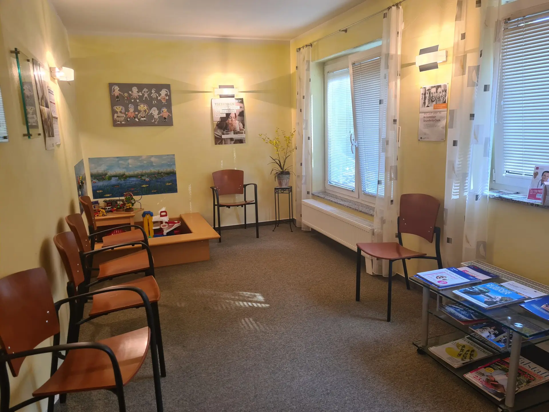 Wartezimmer Praxis Dr. Gütgemann Bonn